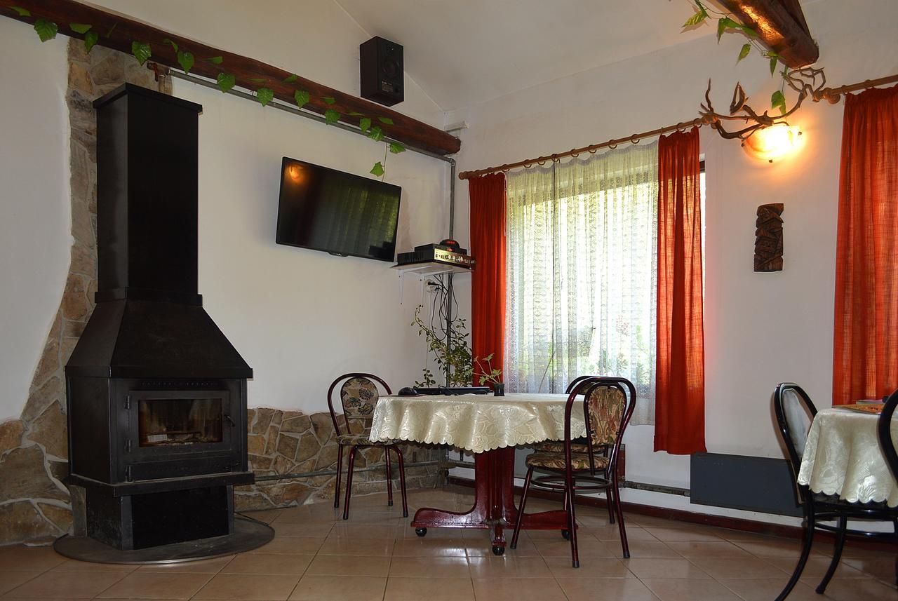 Holiday Home Tanevi Tryavna Esterno foto